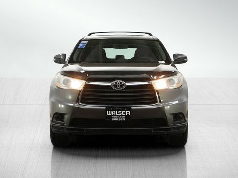 Used 2015 Toyota Highlander LE AWD/4WD image 9