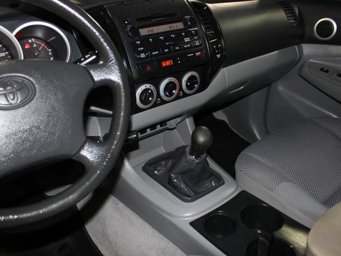 Used 2010 Toyota Tacoma PreRunner RWD image 14