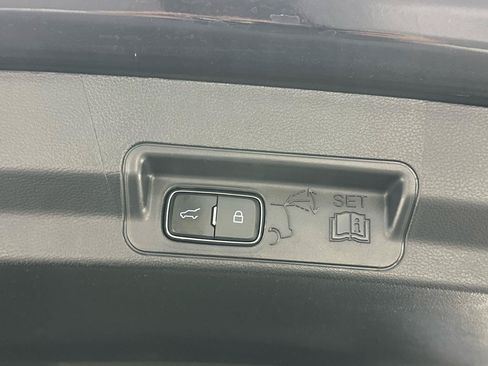 Used 2025 Ford Explorer ST-Line w/ Premium Package RWD image 18