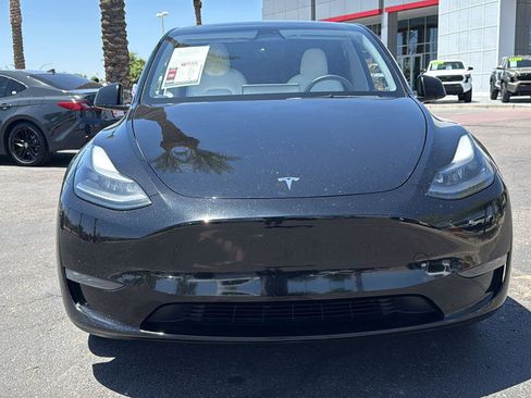 Used 2023 Tesla Model Y Long Range AWD/4WD image 2