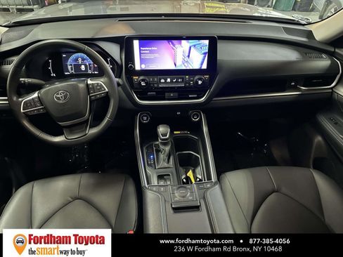 Certified 2025 Toyota Grand Highlander AWD image 19