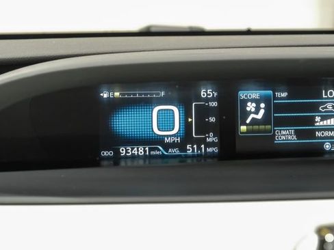 Used 2020 Toyota Prius LE image 26