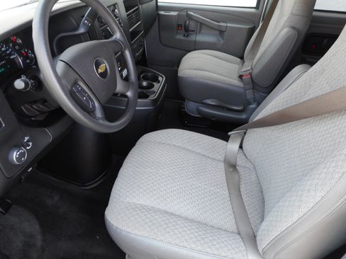 Used 2017 Chevrolet Express 3500 LT w/ LT Preferred Equipment Group image 14