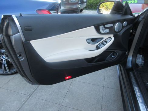 Used 2020 Mercedes-Benz C 300 Cabriolet image 4
