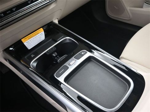 New 2025 Mercedes-Benz GLB 250 image 33