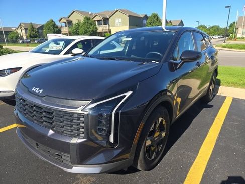 Used 2026 Kia Sportage LX FWD image 3
