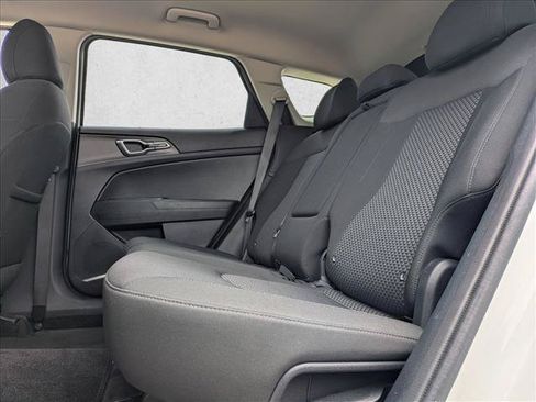 Used 2025 Kia Sportage LX FWD image 17