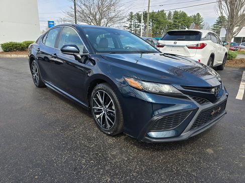 Used 2021 Toyota Camry SE image 11