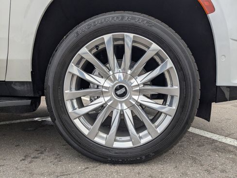 Used 2023 Cadillac Escalade Premium Luxury image 10