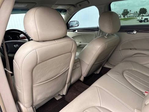 Used 2009 Buick Lucerne CXL w/ Driver Confidence Package FWD image 19