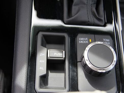 Used 2024 Toyota Tundra Limited AWD/4WD image 35