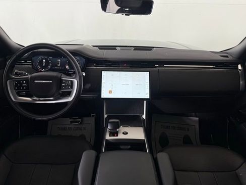 Certified 2025 Land Rover Range Rover SV image 27