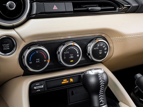 Used 2025 MAZDA MX-5 Miata RF Grand Touring image 46