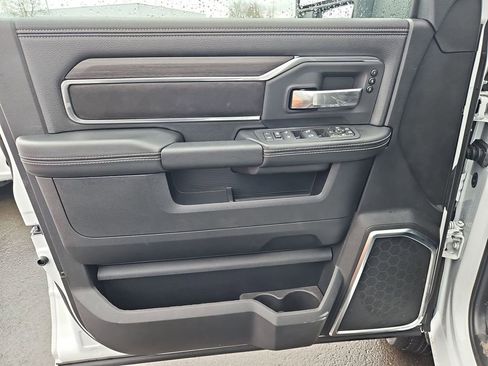 New 2026 RAM 2500 Laramie AWD/4WD image 11