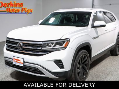 Used 2022 Volkswagen Atlas Cross Sport SE w/ Black Wheel Package