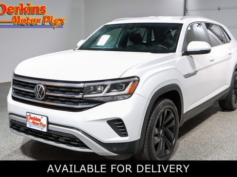 Used 2022 Volkswagen Atlas Cross Sport SE w/ Black Wheel Package AWD/4WD image 1