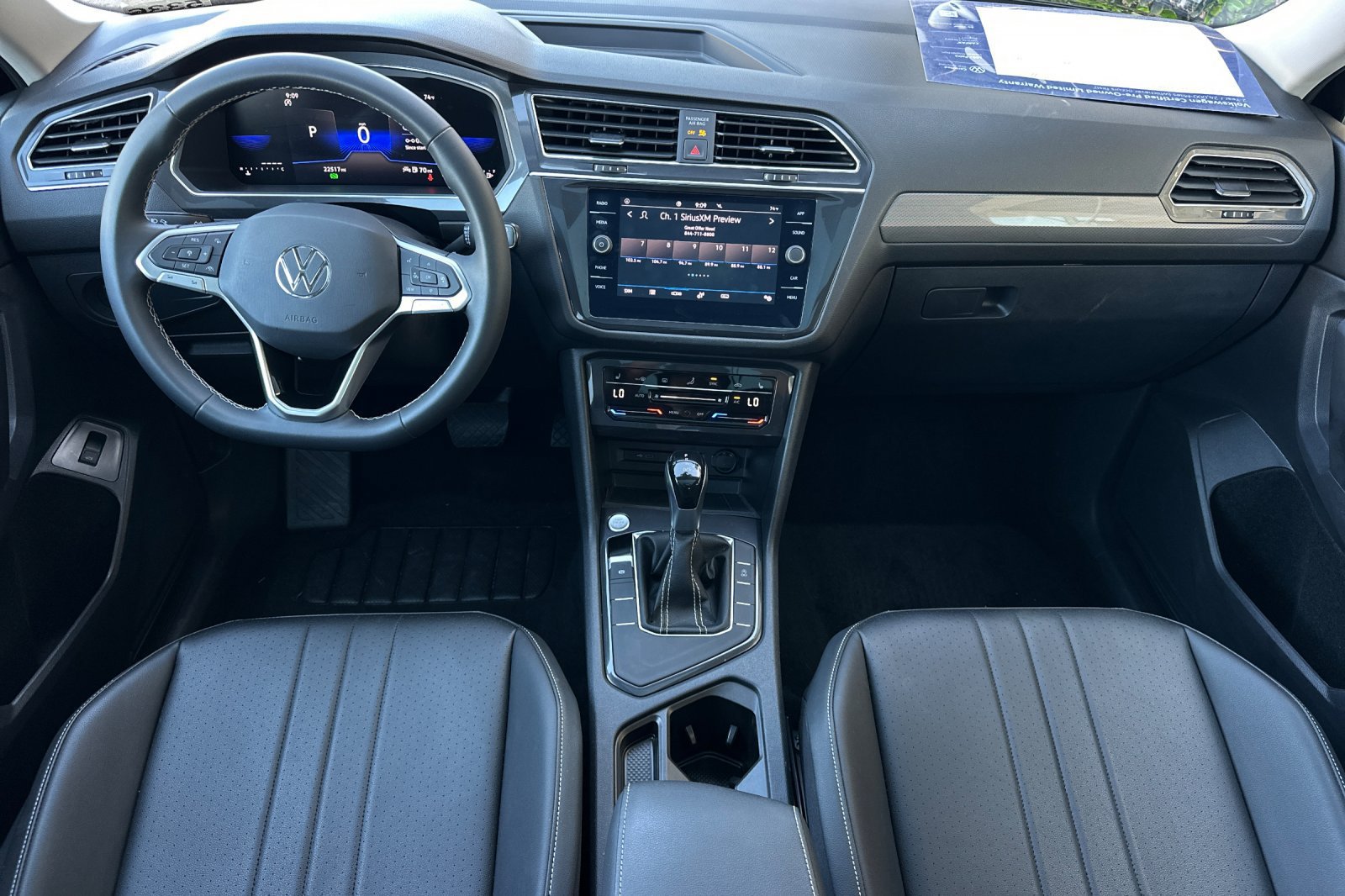 Used 2023 Volkswagen Tiguan SE w/ Panoramic Sunroof Package FWD image 13