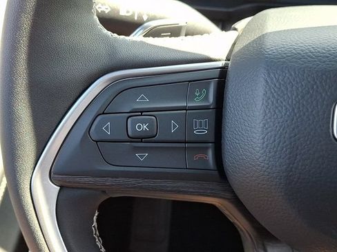 Used 2026 Jeep Grand Cherokee Limited w/ Luxury Tech Group II AWD/4WD image 21