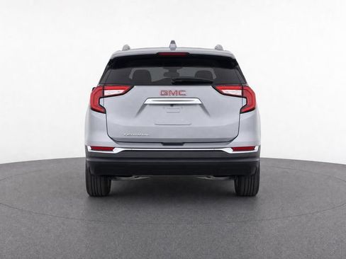 Used 2024 GMC Terrain SLT w/ Infotainment Package II FWD image 3