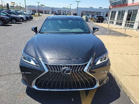 Used 2024 Lexus ES 300h w/ Premium Package FWD image 2