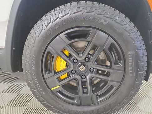 Used 2022 Rivian R1T Launch Edition image 11