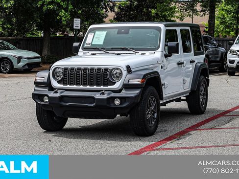 Used 2025 Jeep Wrangler Unlimited Sport AWD/4WD image 3