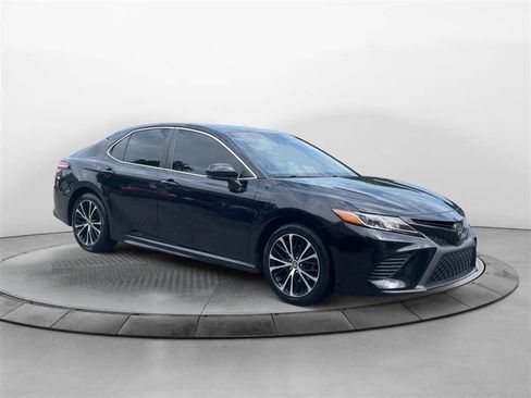 Used 2020 Toyota Camry SE image 7