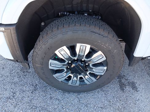 New 2026 GMC Sierra 2500 Denali w/ Denali Reserve Package image 2