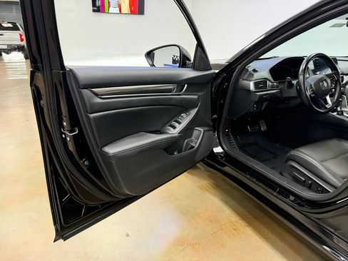 Used 2019 Honda Accord Sport image 12
