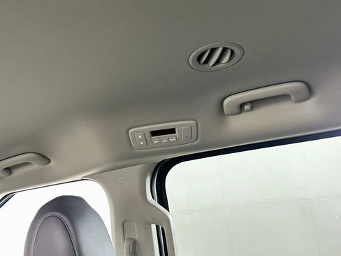 Used 2026 Kia Carnival FWD image 27