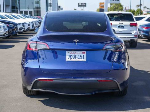 Used 2023 Tesla Model Y 2WD image 7