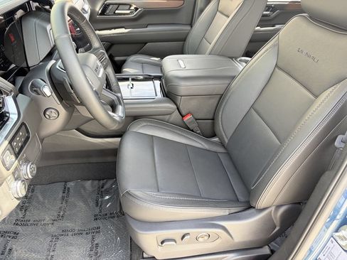 Used 2026 GMC Yukon XL Denali w/ Sun & Power Step Package AWD/4WD image 19