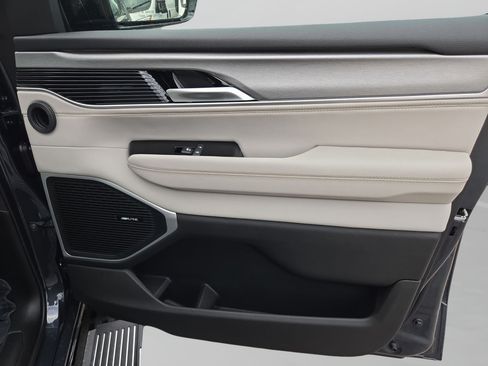 New 2025 Jeep Wagoneer L Series II AWD/4WD image 35