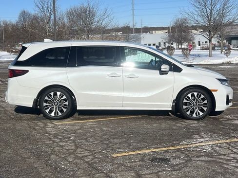 Used 2025 Honda Odyssey Elite image 8