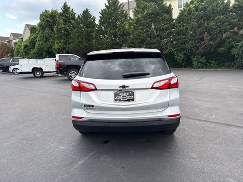 Used 2021 Chevrolet Equinox LS w/ LS Convenience Package FWD image 4