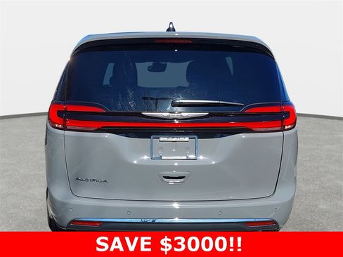 New 2025 Chrysler Pacifica Select image 6