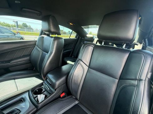 Used 2017 Dodge Charger R/T w/ Premium Group RWD image 13