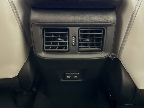 Used 2024 Toyota RAV4 Limited image 27