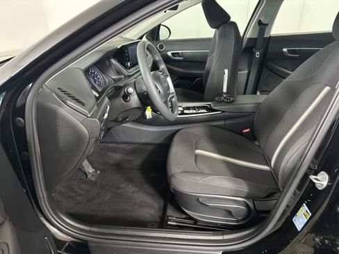 Certified 2023 Hyundai Sonata SE w/ Preferred Accessory Package image 11