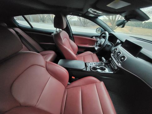 Used 2023 Kia Stinger GT-Line w/ Sun & Sound Package image 8