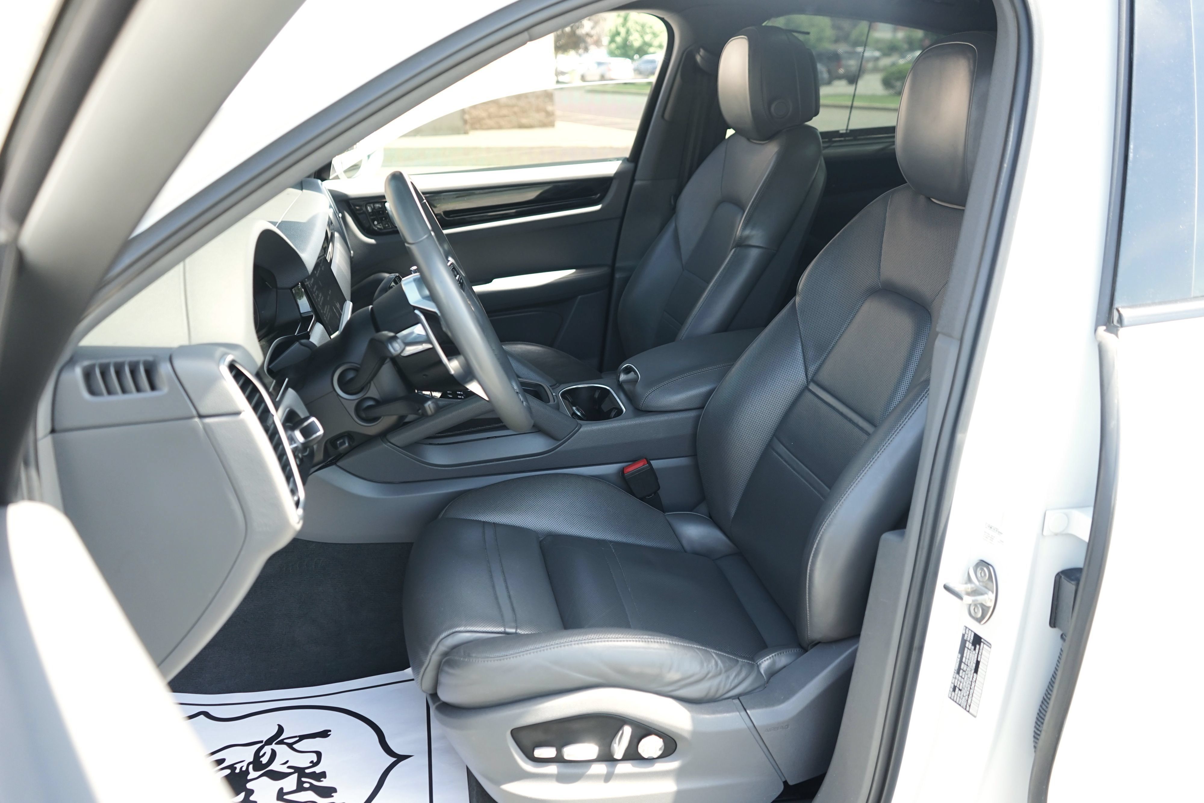 Used 2020 Porsche Cayenne S AWD/4WD image 14