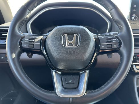 Used 2025 Honda Pilot Elite image 30
