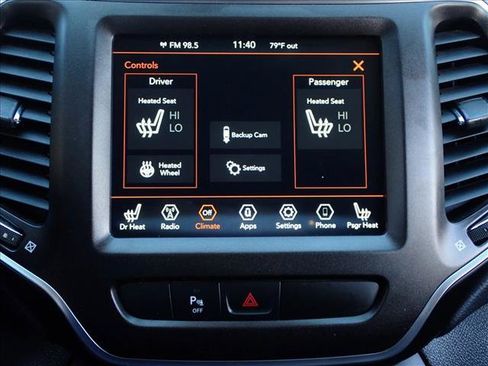 Used 2020 Jeep Cherokee Trailhawk w/ Cold Weather Group AWD/4WD image 19