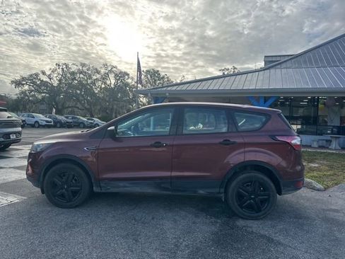 Used 2018 Ford Escape S image 2