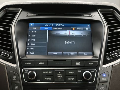 Used 2017 Hyundai Santa Fe Limited image 28