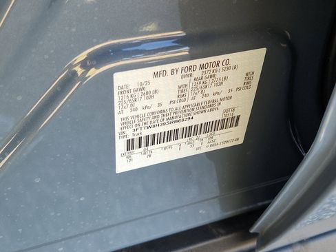 New 2025 Ford Maverick XLT w/ XLT Luxury Package image 16