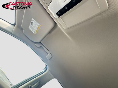 Used 2023 Nissan Rogue S FWD image 27