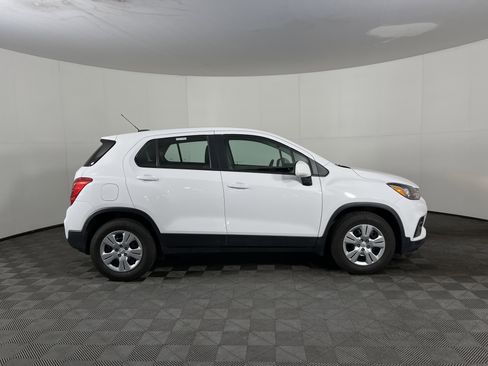 Used 2017 Chevrolet Trax LS image 5