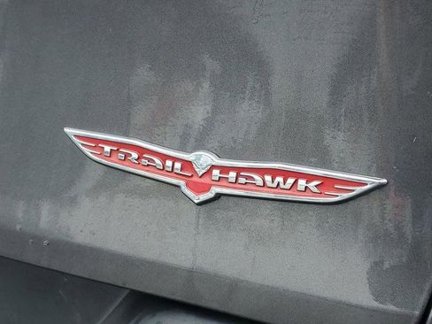 Used 2016 Jeep Cherokee Trailhawk w/ Comfort/Convenience Group image 34