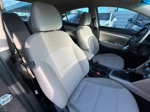 Used 2020 Hyundai Elantra SEL FWD image 13